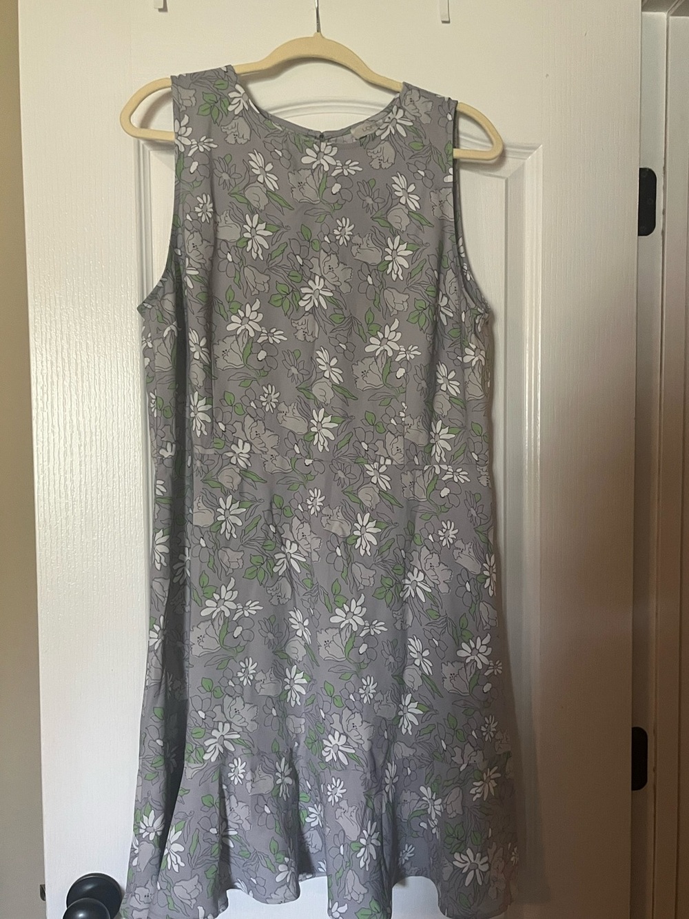 LOFT Gray Floral A-Line Sleeveless Dress with White Flowers
